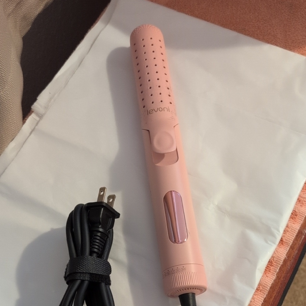 Pink Levoni Hair Styling Tool